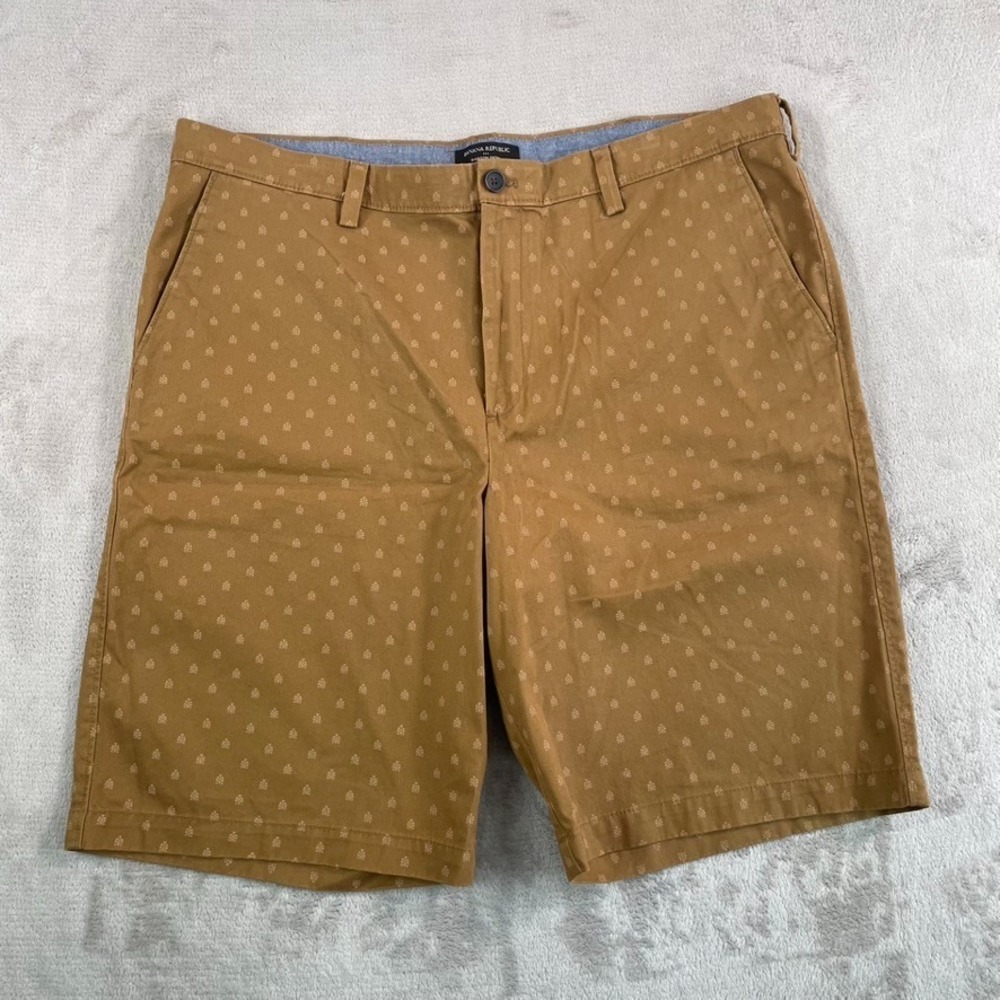 Banana Republic Emerson Chino Shorts in Brown Neutral Print Men 38 Casual Preppy